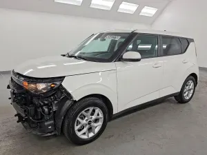 Kia Soul 2.0L 4 2025