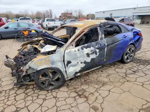 Hyundai Elantra 2.0L 4 2023