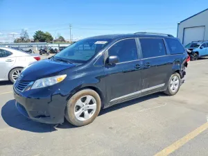 Toyota Sienna 3.5L 6 2013