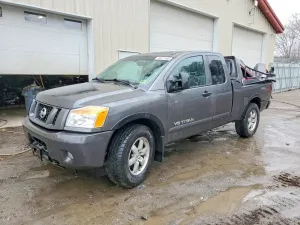 Nissan Titan 5.6L 8 2011