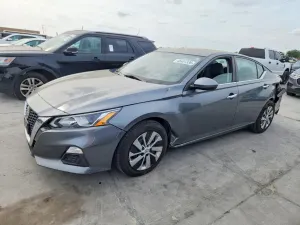 Nissan Altima 2.5L 4 2020