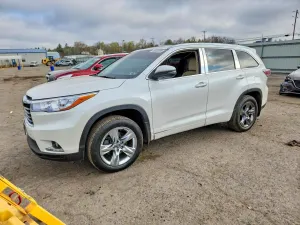 Toyota Highlander 3.5L 6 2015