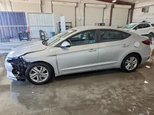 Hyundai Elantra 2.0L 4 2019