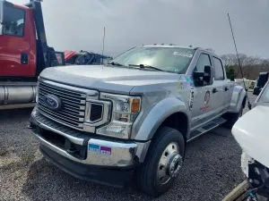 Ford F-450 6.7L 8 2022