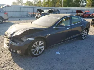 Tesla Model S 2014