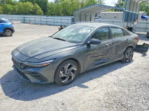 Hyundai Elantra 2.0L 4 2025