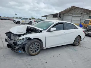 Hyundai Elantra 2.0L 4 2024