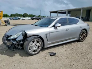 Porsche Panamera 4.8L 8 2011