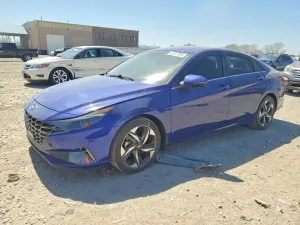 Hyundai Elantra 2.0L 4 2022
