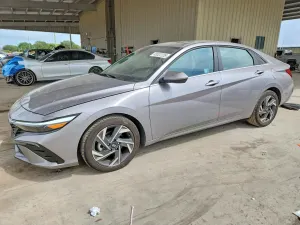 Hyundai Elantra 2.0L 4 2025