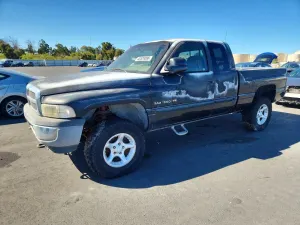 Dodge RAM 5.9L 8 2001