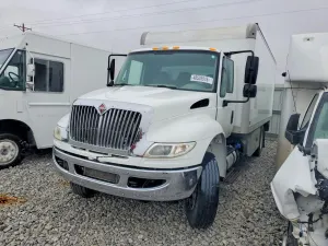 International DuraStar / 4000 6.7L 6 2015