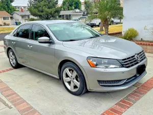 Volkswagen Passat 2.0L 4 2013