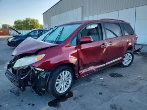 Toyota Sienna 3.5L 6 2017
