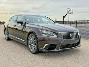 Lexus LS 4.6L 8 2015
