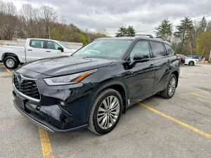 Toyota Highlander 2.4L 4 2023