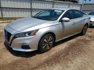 Nissan Altima 2.5L 4 2021