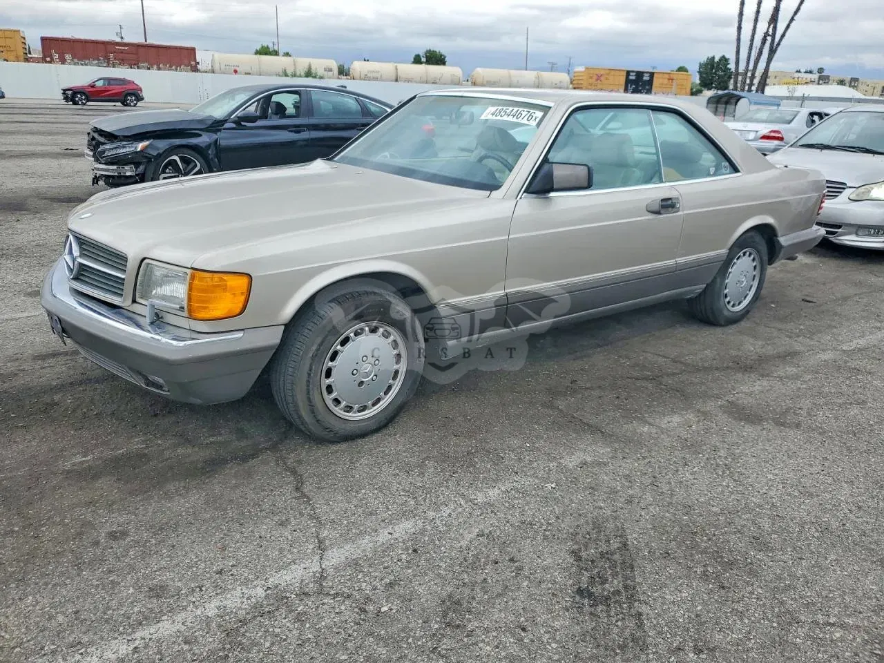 Mercedes-Benz 560 5.6L 8 1990