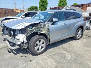 Toyota Highlander 3.5L 6 2021