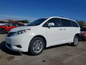 Toyota Sienna 3.5L 6 2011