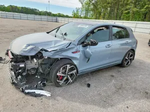 Volkswagen Golf 2.0L 4 2024