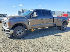 Ford F-350 6.7L 8 2023