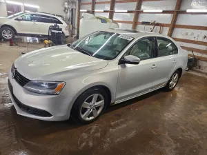 Volkswagen Jetta 2.0L 4 2011