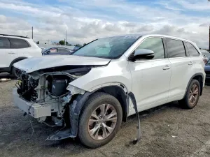 Toyota Highlander 3.5L 6 2015