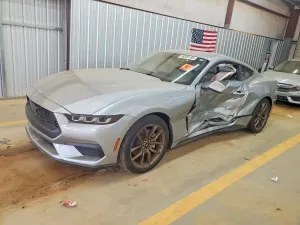 Ford Mustang 2.3L 4 2025