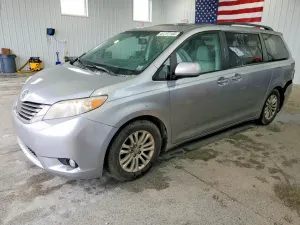 Toyota Sienna 3.5L 6 2011