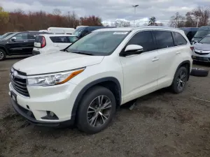Toyota Highlander 3.5L 6 2016