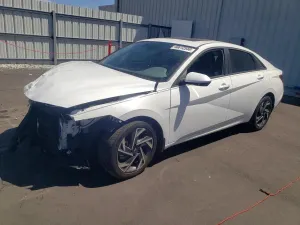 Hyundai Elantra 2.0L 4 2025