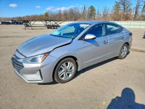 Hyundai Elantra 2.0L 4 2020
