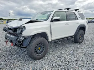 Toyota 4Runner 4.0L 6 2021