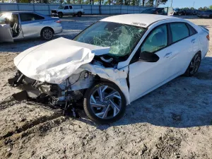 Hyundai Elantra 2.0L 4 2025