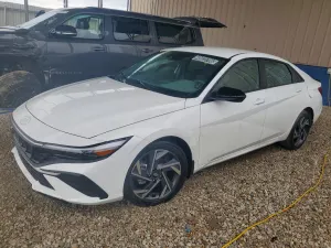 Hyundai Elantra 2.0L 4 2025