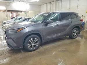 Toyota Highlander 3.5L 6 2022