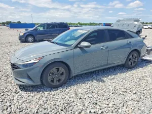 Hyundai Elantra 2.0L 4 2022