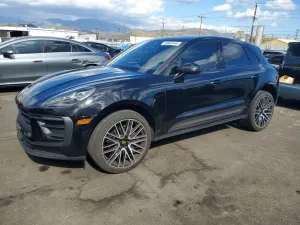 Porsche Macan 2.0L 4 2024
