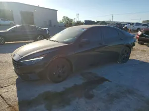Hyundai Elantra 2.0L 4 2023