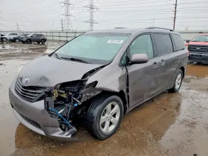 Toyota Sienna 3.5L 6 2014