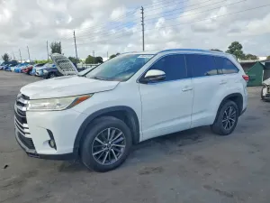 Toyota Highlander 3.5L 6 2017