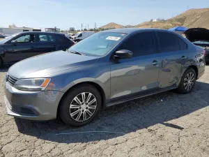 Volkswagen Jetta 2.0L 4 2013