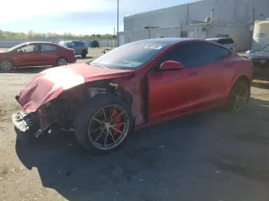 Tesla Model S 2021
