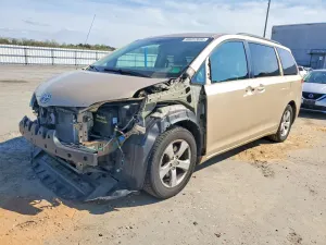 Toyota Sienna 3.5L 6 2012