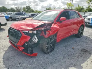 Audi Q3 2.0L 4 2024