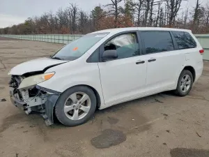 Toyota Sienna 3.5L 6 2013