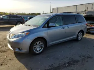 Toyota Sienna 3.5L 6 2017
