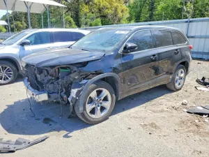 Toyota Highlander 3.5L 6 2017