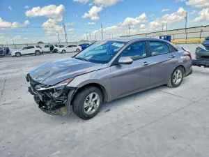 Hyundai Elantra 2.0L 4 2023